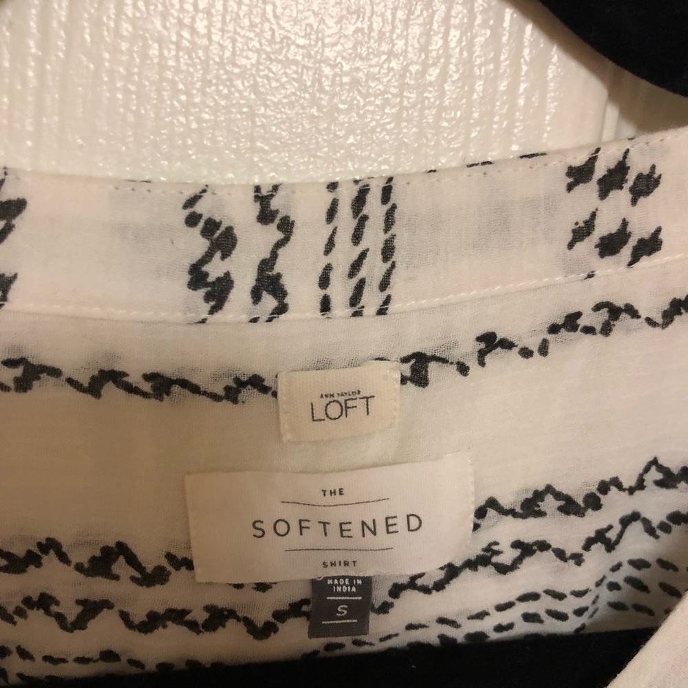 LOFT blouse - Picture 2 of 2